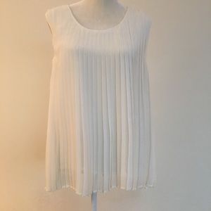 Vince Camuto Cream  XL pleated flows top